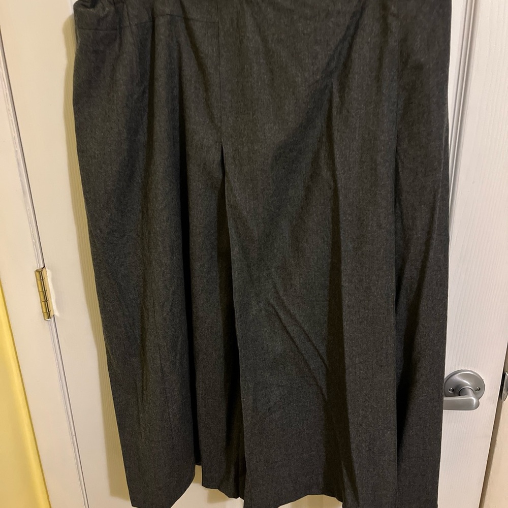 Talbots Charcoal A-Line Skirt 100 % wool knee length size 16 W